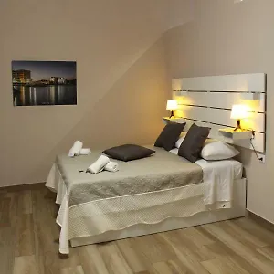Bed & Breakfast Station Garibaldi, Naples