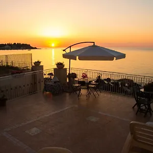 https://appartamento-in-villa-agnese.sicilyhotelsitaly.net